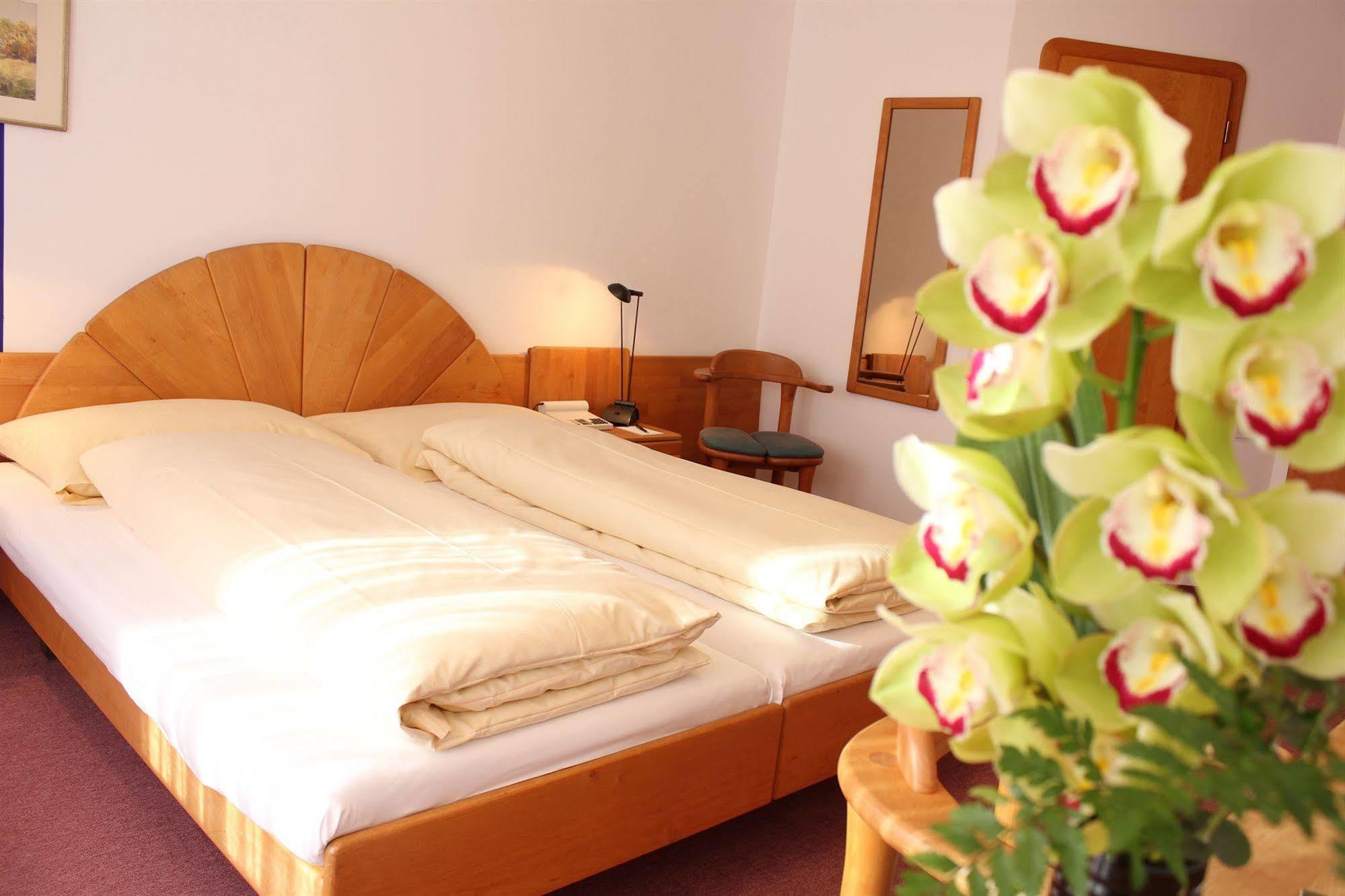 Typically Swiss Hotel Altana Scuol Eksteriør bilde